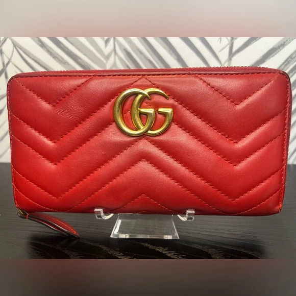 🔥 GUCCI
Calfskin GG Marmont Zip Around Wallet Hibiscus Red - Picture 3 of 14